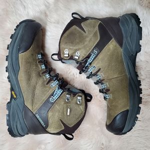 Merrell Women's Phaserbound Waterproof Backpacking Boot